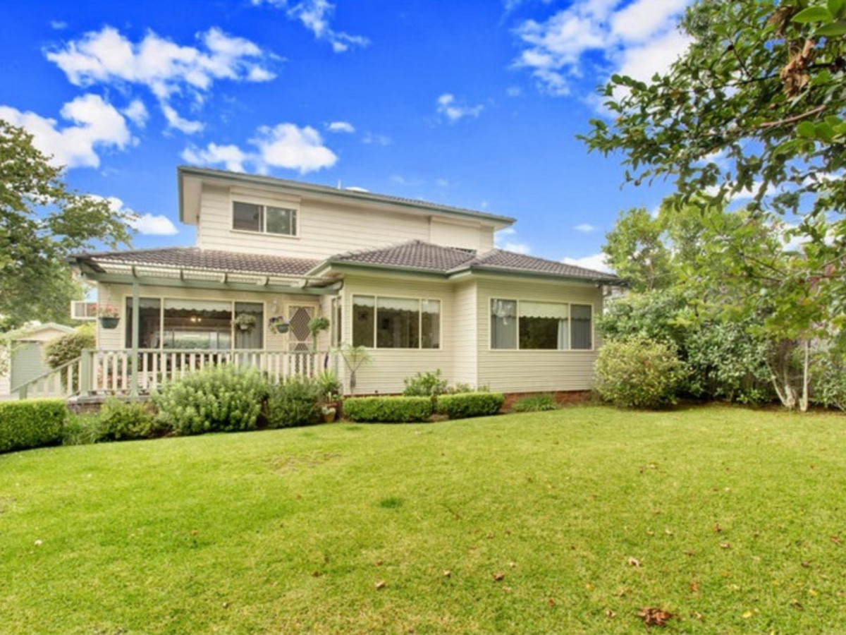 R2-3522175-Hornsby-Heights