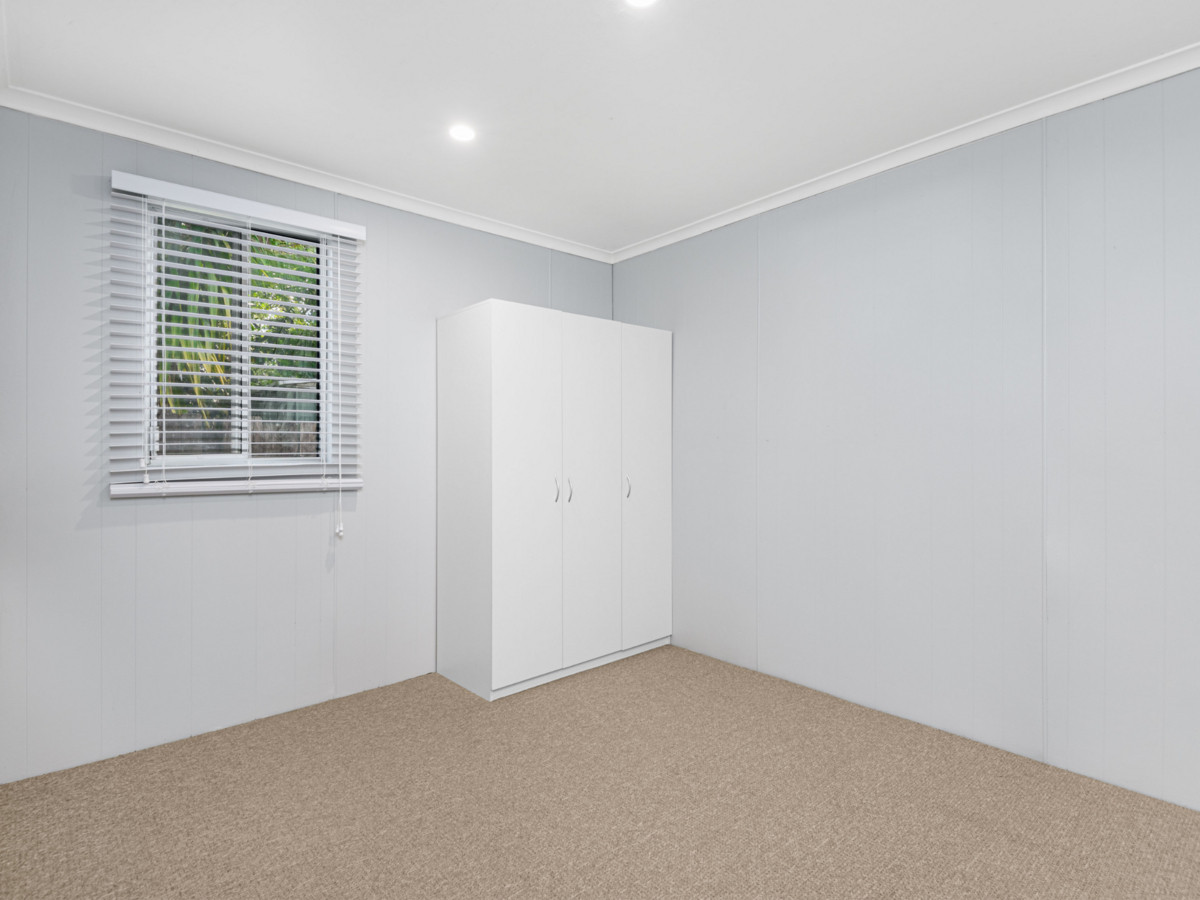 R2-4215892-Umina-Beach-6