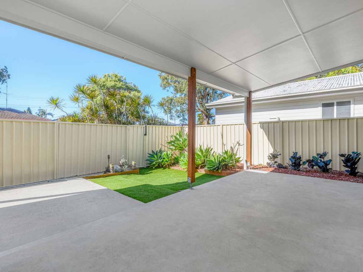 R2-4296269-Umina-Beach-11