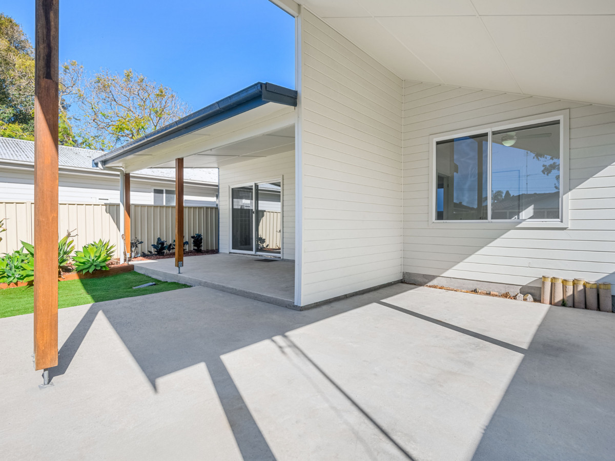 R2-4296269-Umina-Beach-12