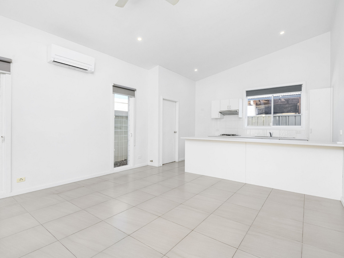 R2-4296269-Umina-Beach-4