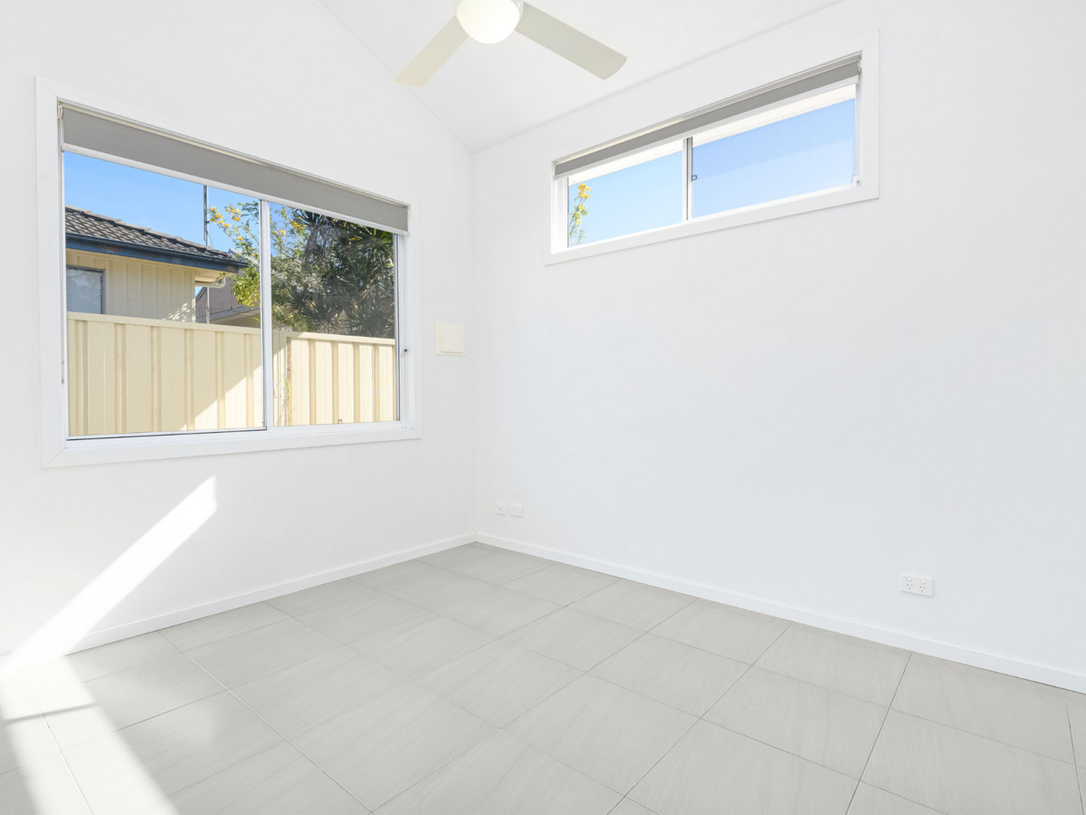 R2-4296269-Umina-Beach-6