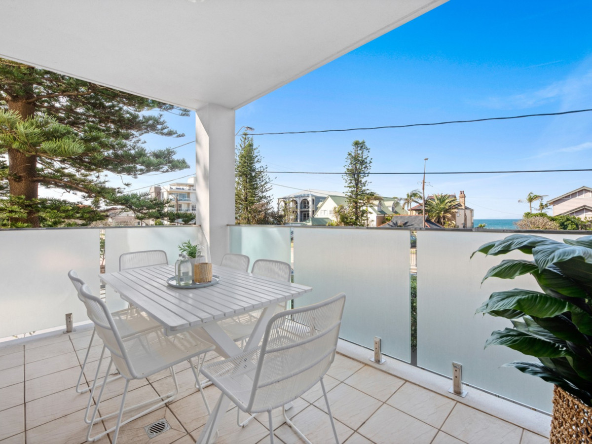 R2-4315853-Collaroy-1