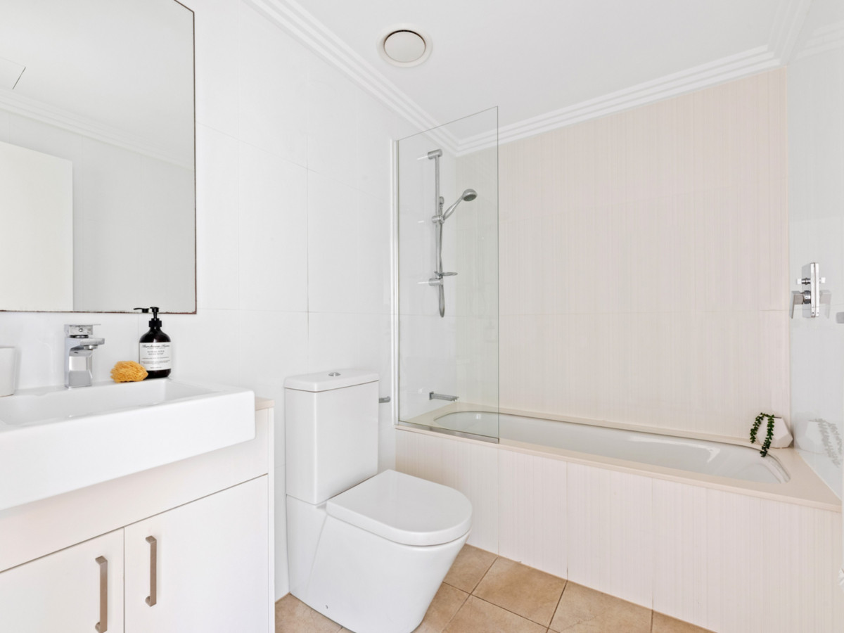 R2-4315853-Collaroy-4