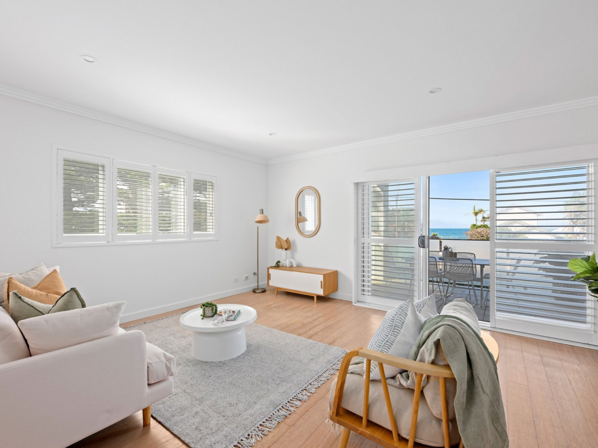 R2-4315853-Collaroy