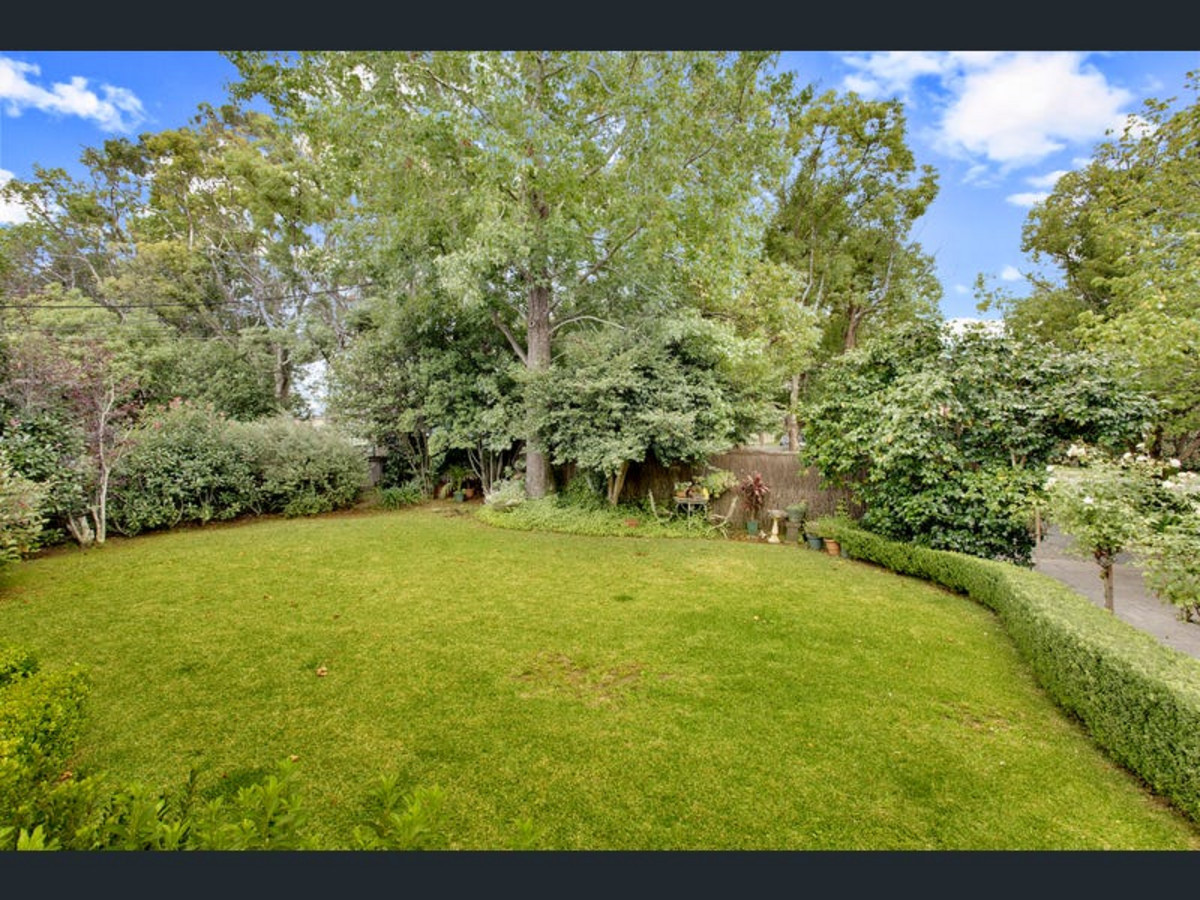 R2-4388054-Hornsby-Heights-6