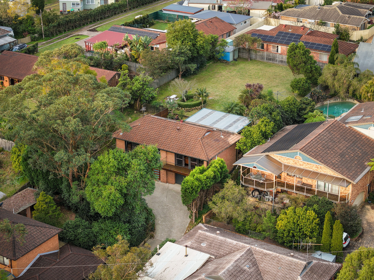 R2-4709720-Mount-Colah