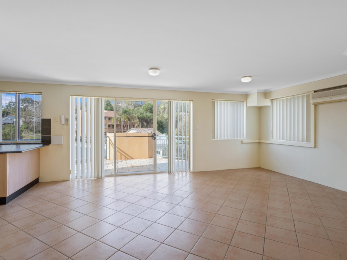 R2-4724461-Gosford-2