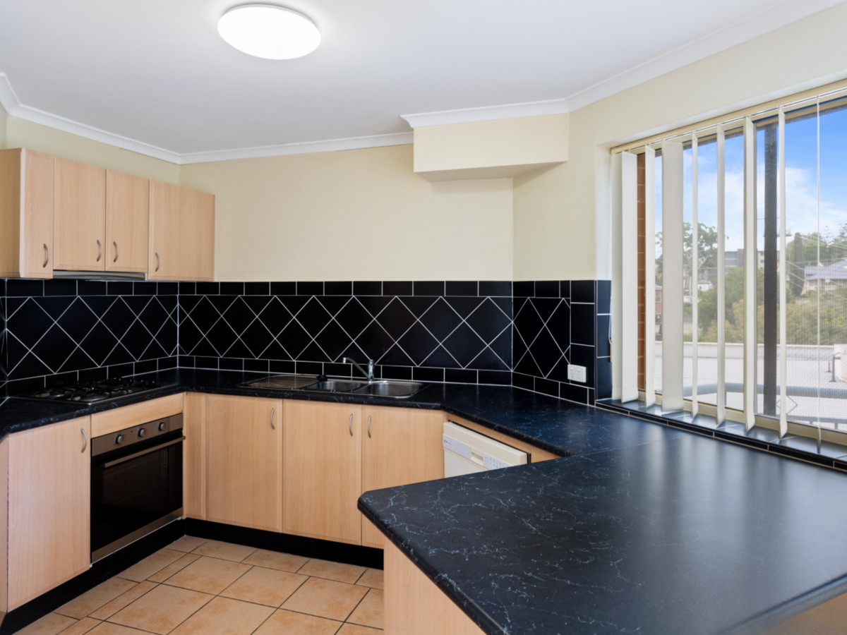 R2-4724461-Gosford-3