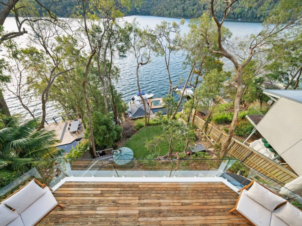 R2-4735685-Cottage-Point-14