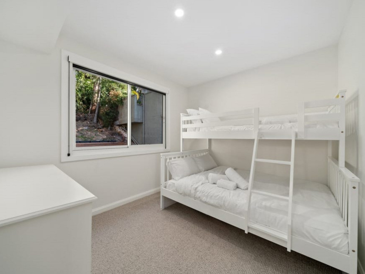 R2-4735685-Cottage-Point-7