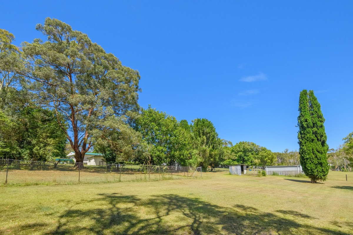 R2-4814604-Bonnells-Bay-10