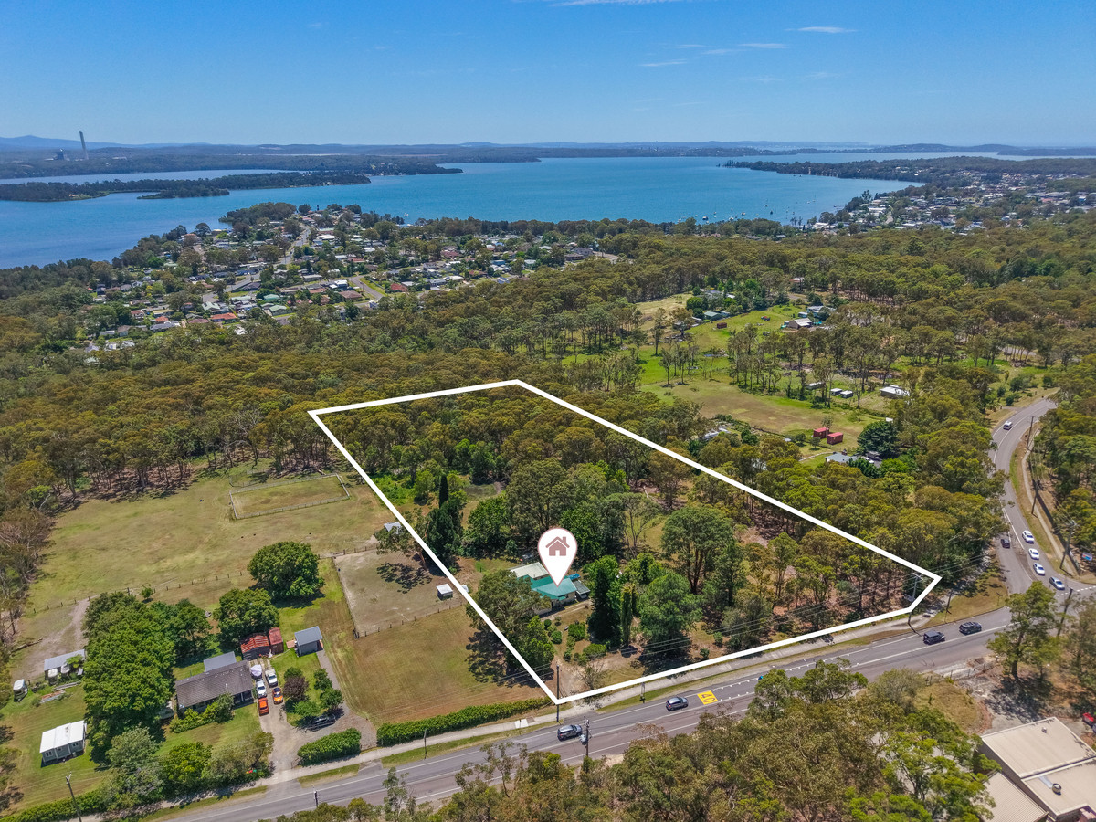 R2-4814604-Bonnells-Bay-13