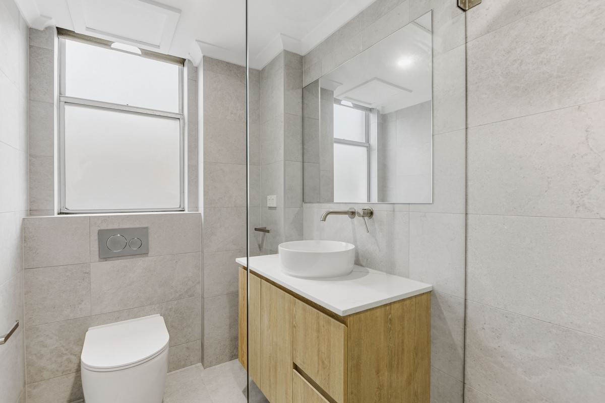 R2-4821950-Willoughby-3