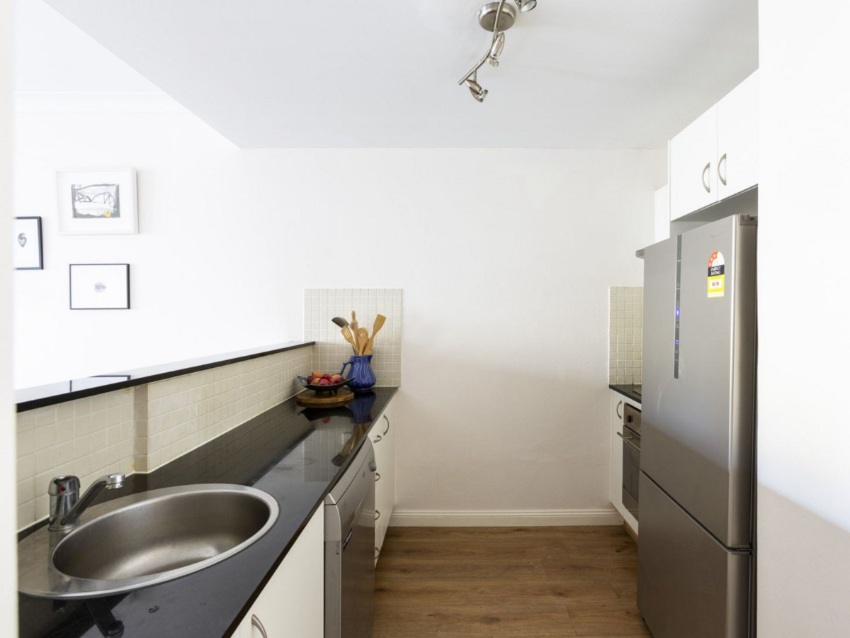 R2-4824234-Chippendale-3