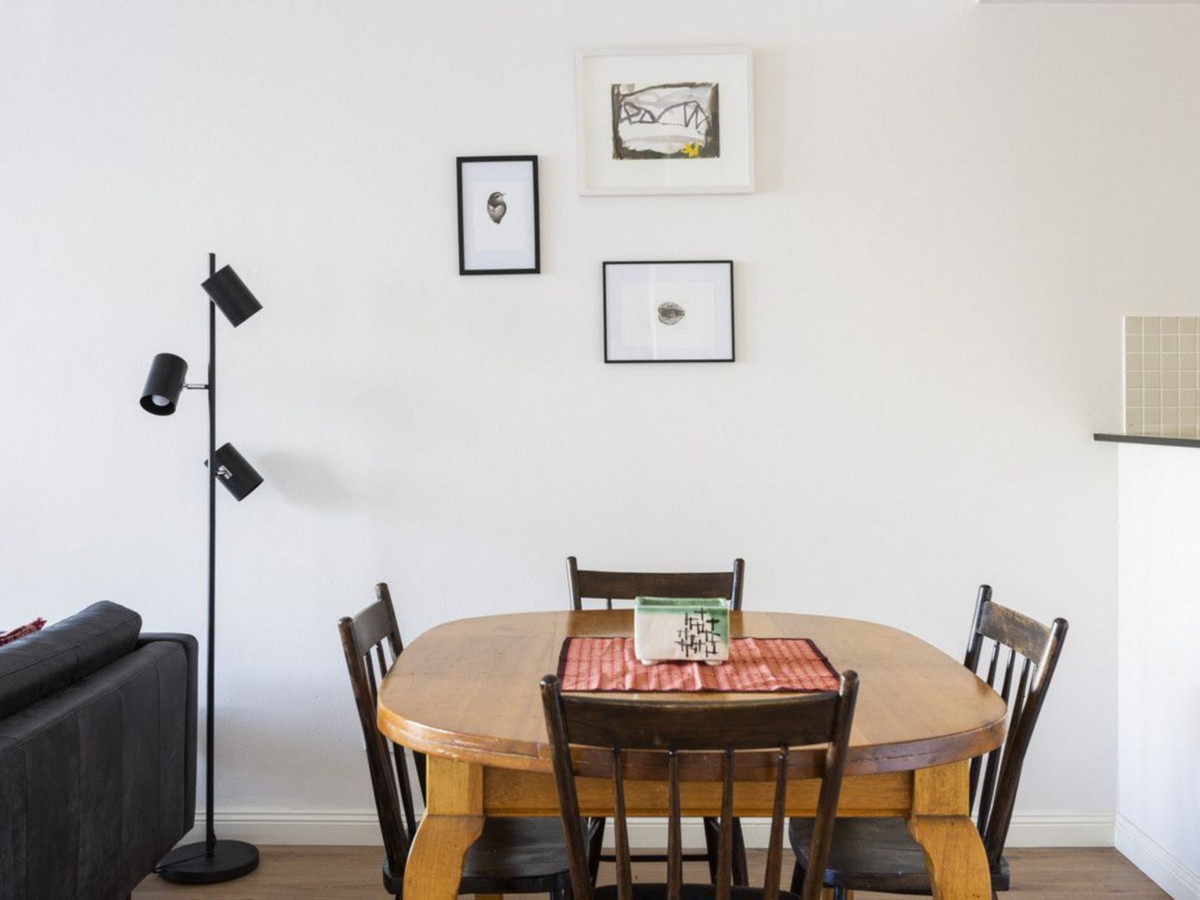 R2-4824234-Chippendale-5