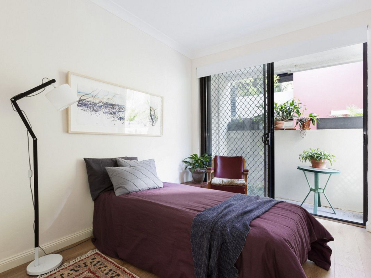 R2-4824234-Chippendale-6