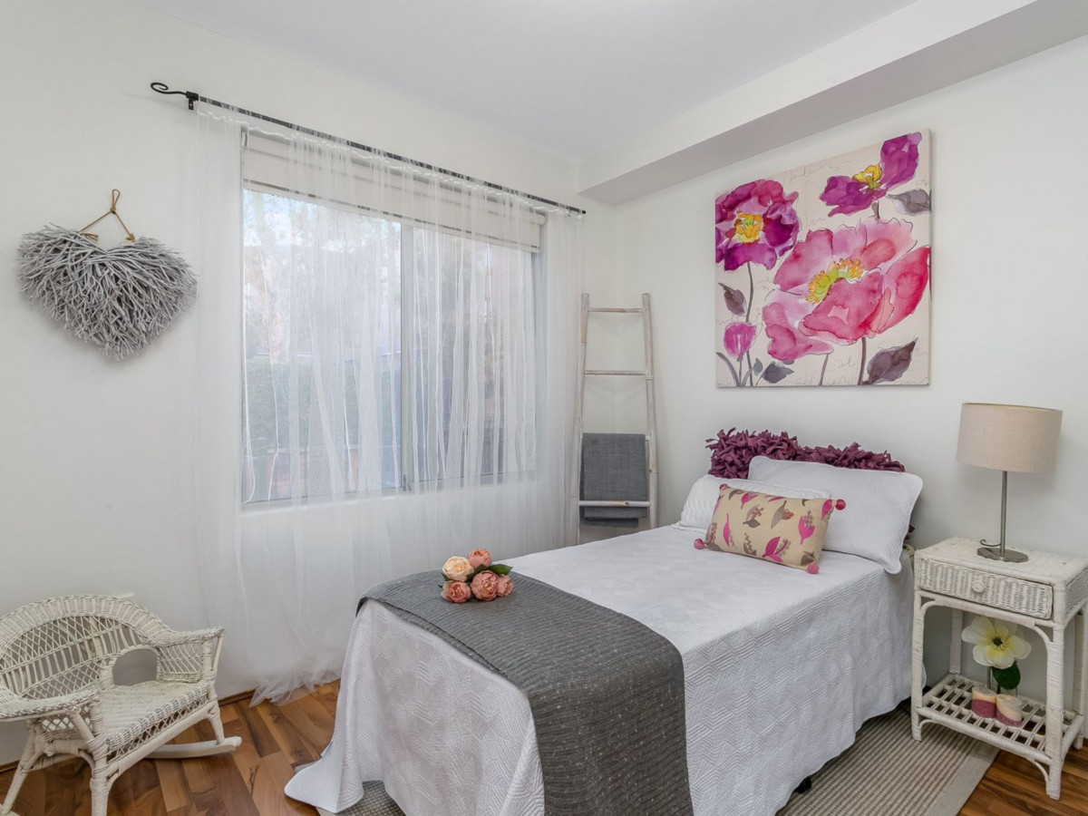 R2-4858268-Hornsby-3