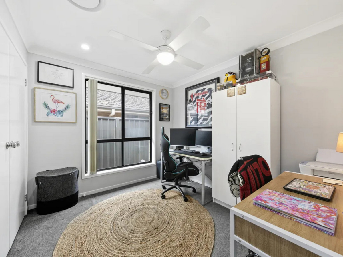 R2-4858898-Rutherford-9