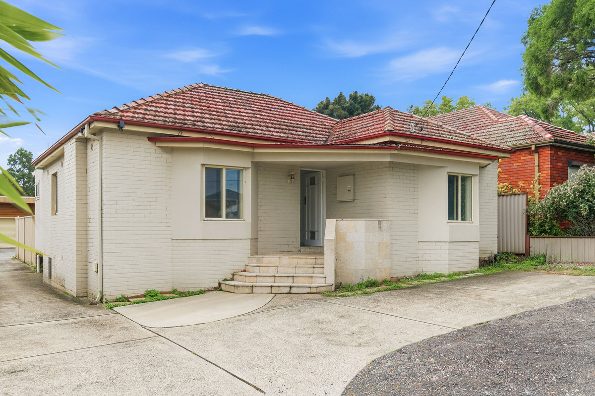 R2-4913208-Punchbowl-5