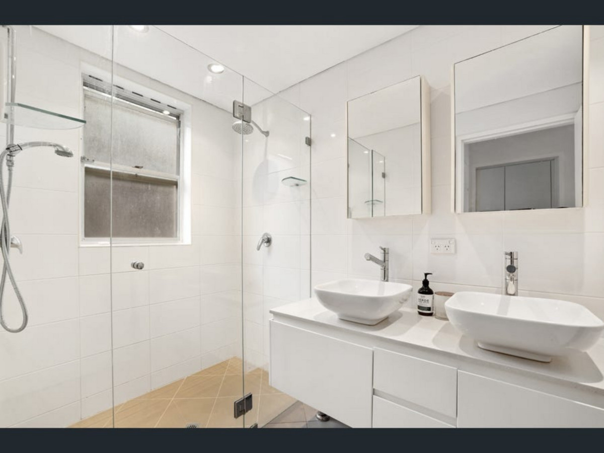 R2-4926893-Fairlight-4