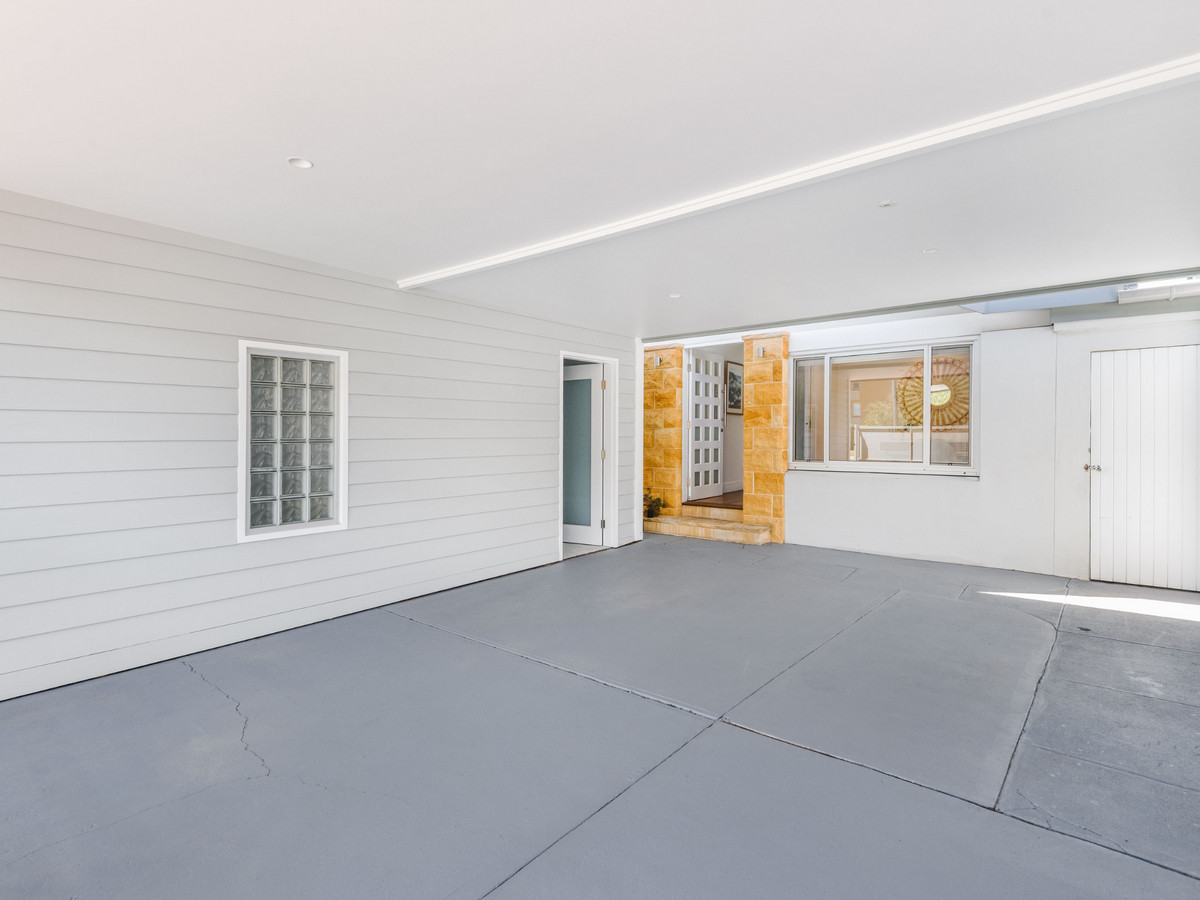 R2-4930148-Collaroy-12