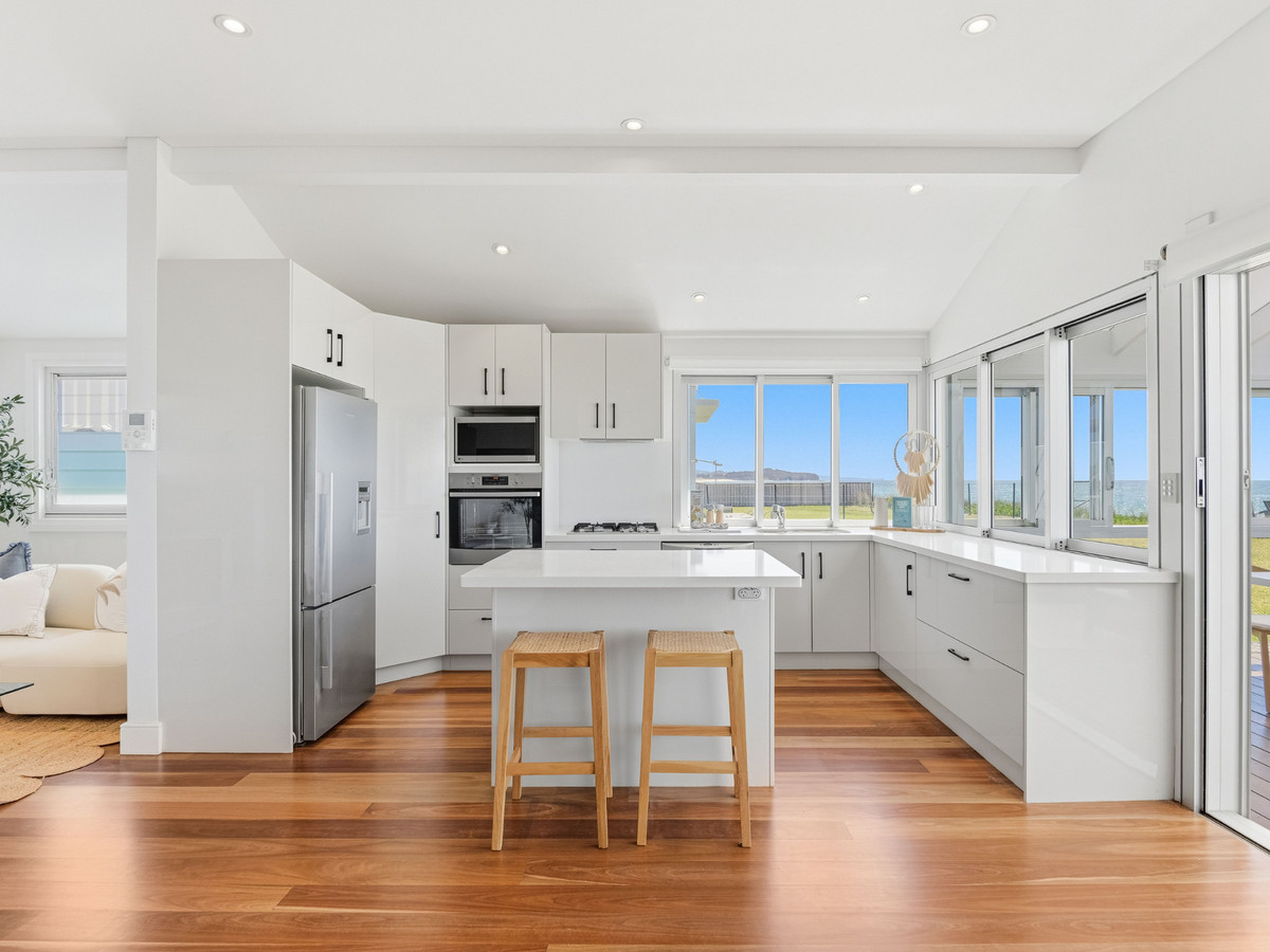 R2-4930148-Collaroy-2