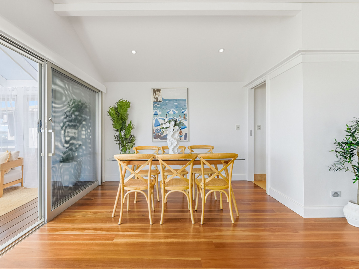 R2-4930148-Collaroy-3