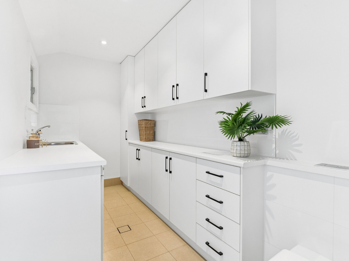 R2-4930148-Collaroy-4