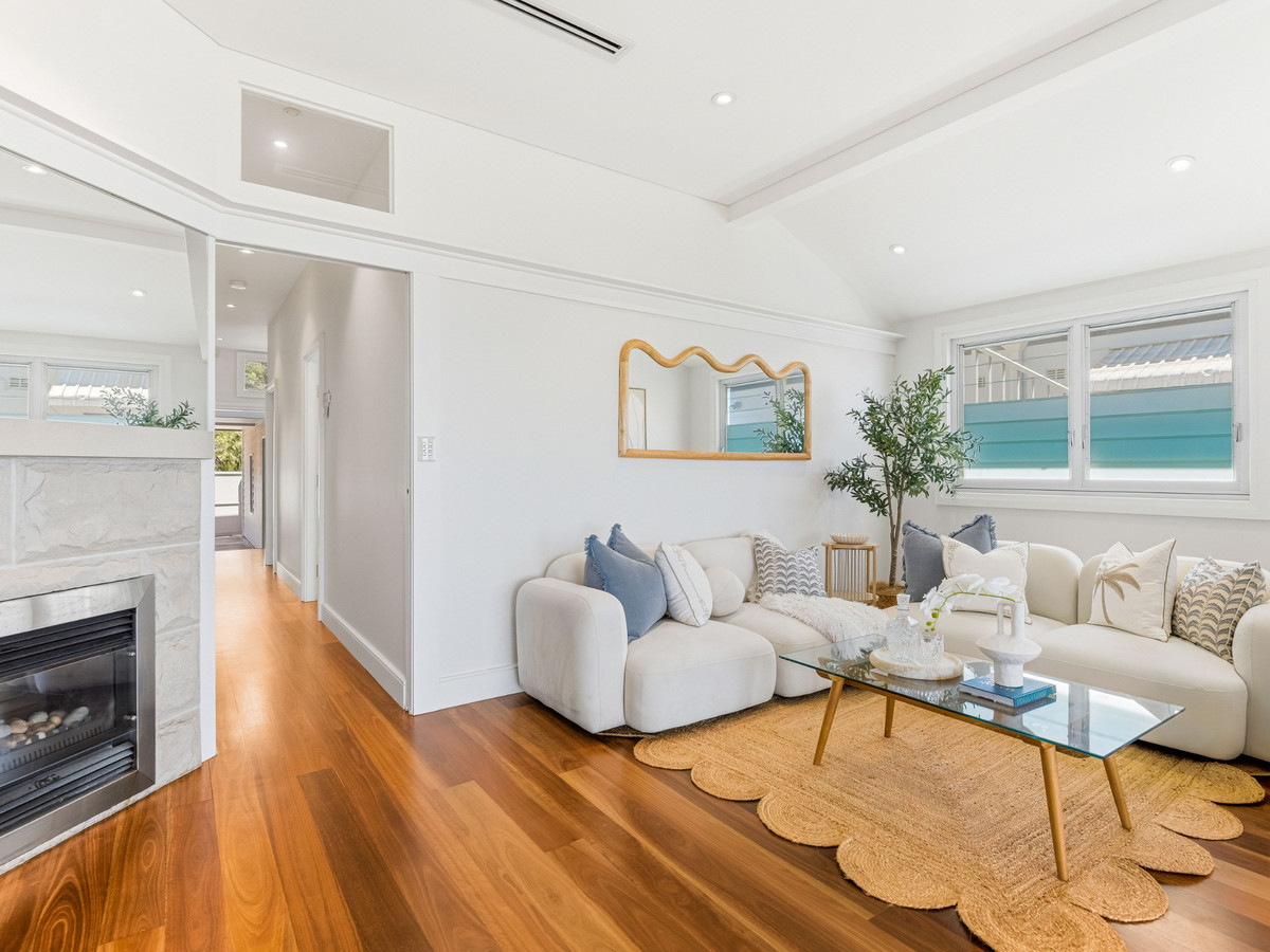 R2-4930148-Collaroy-5