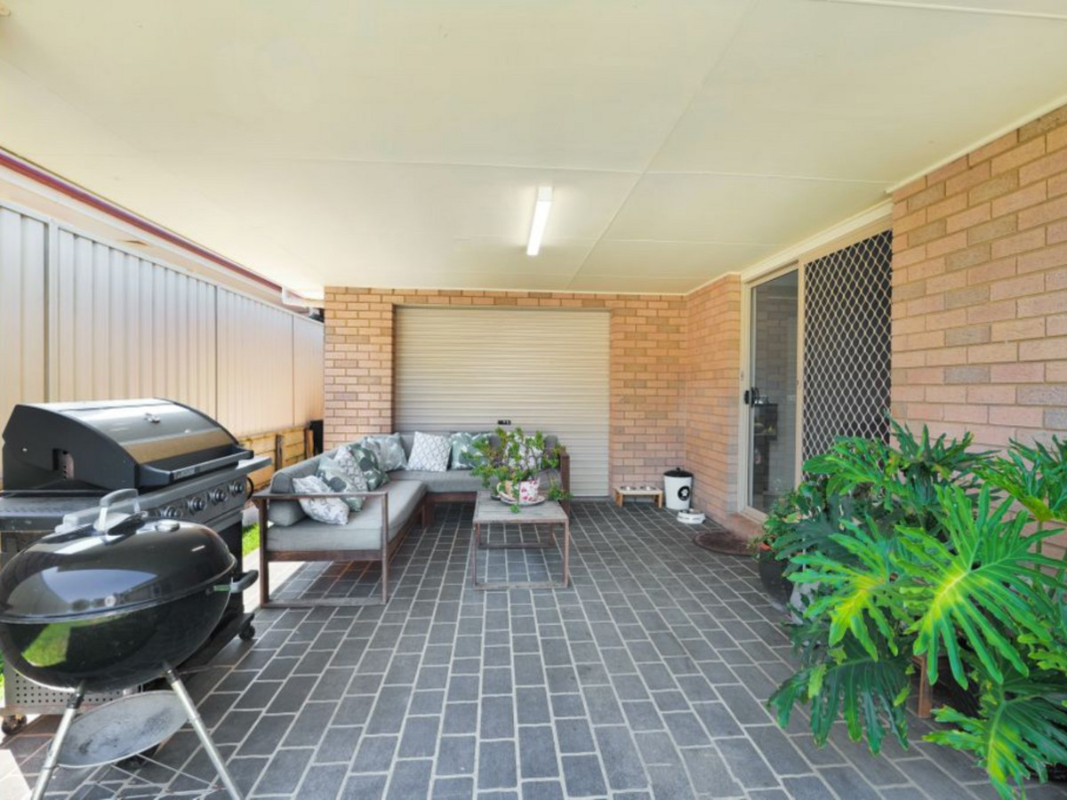 R2-5089479-Raymond-Terrace-10