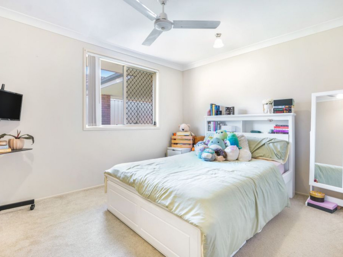 R2-5089479-Raymond-Terrace-5
