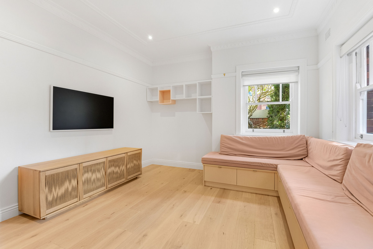 R2-5097948-Manly-1