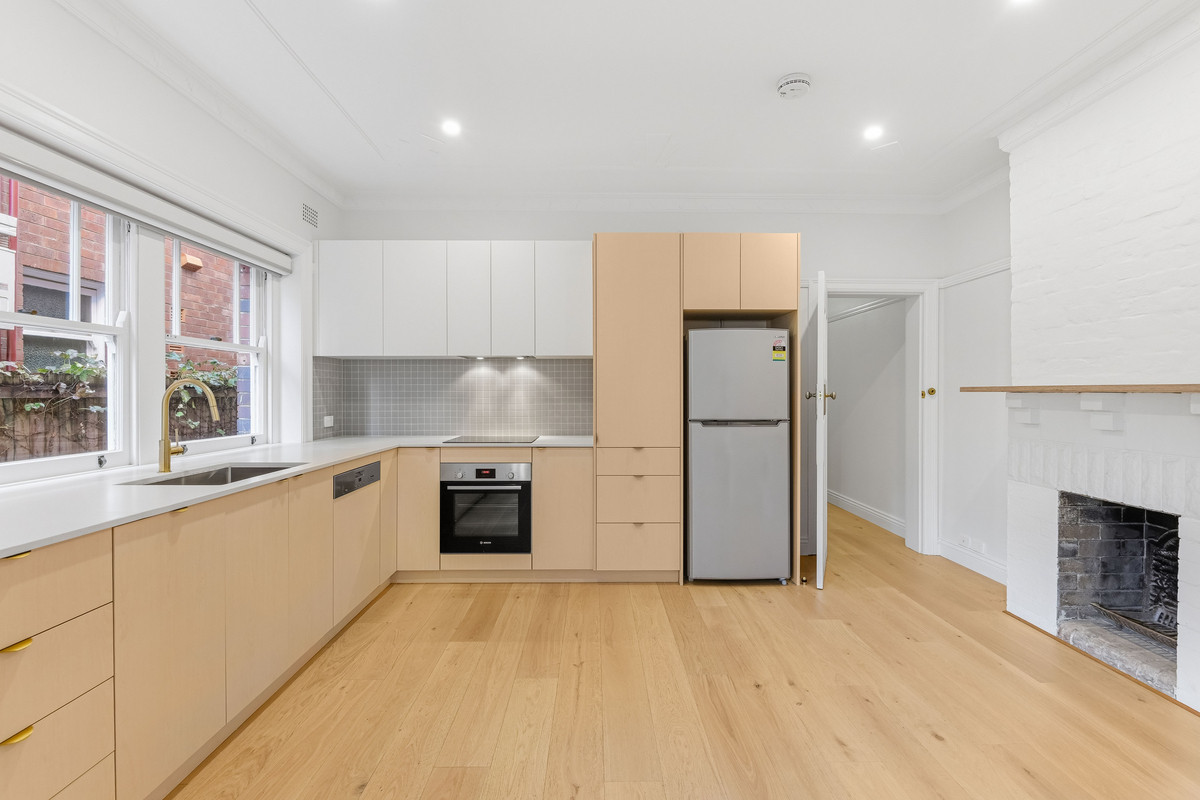 R2-5097948-Manly