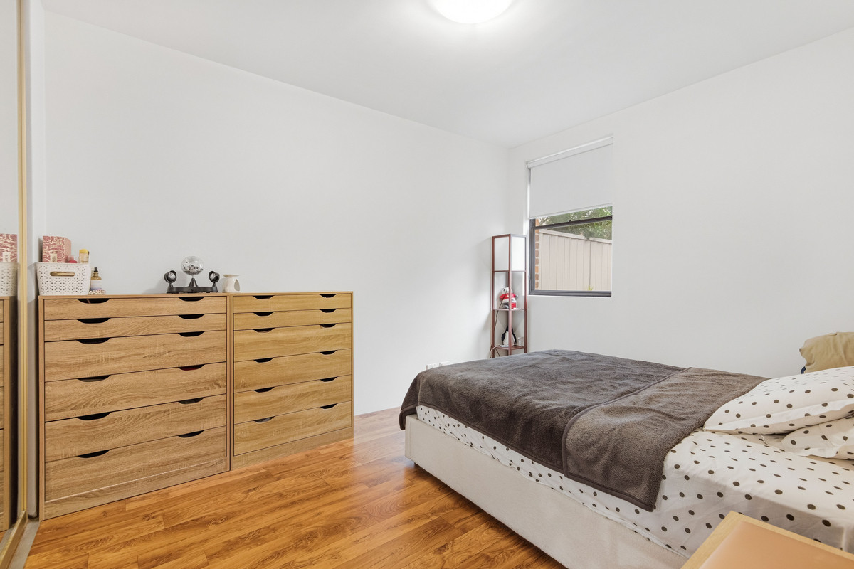 R2-5140896-Chippendale-3