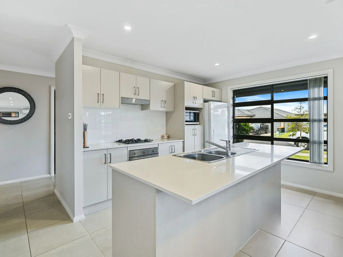 18 Lancaster Street, Thornton, NSW 2322